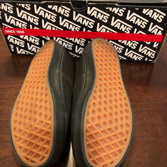 Vans - Picture 4 of 4
